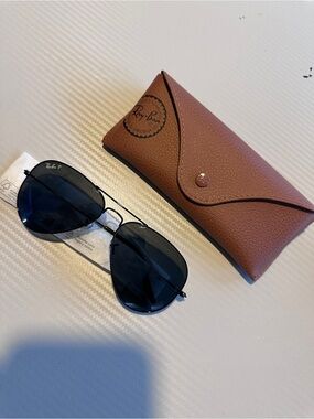 Ray-Ban Black Aviator Sunglasses with Brown Case RB3025 58